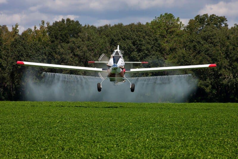 Private Jet versus Helicopter